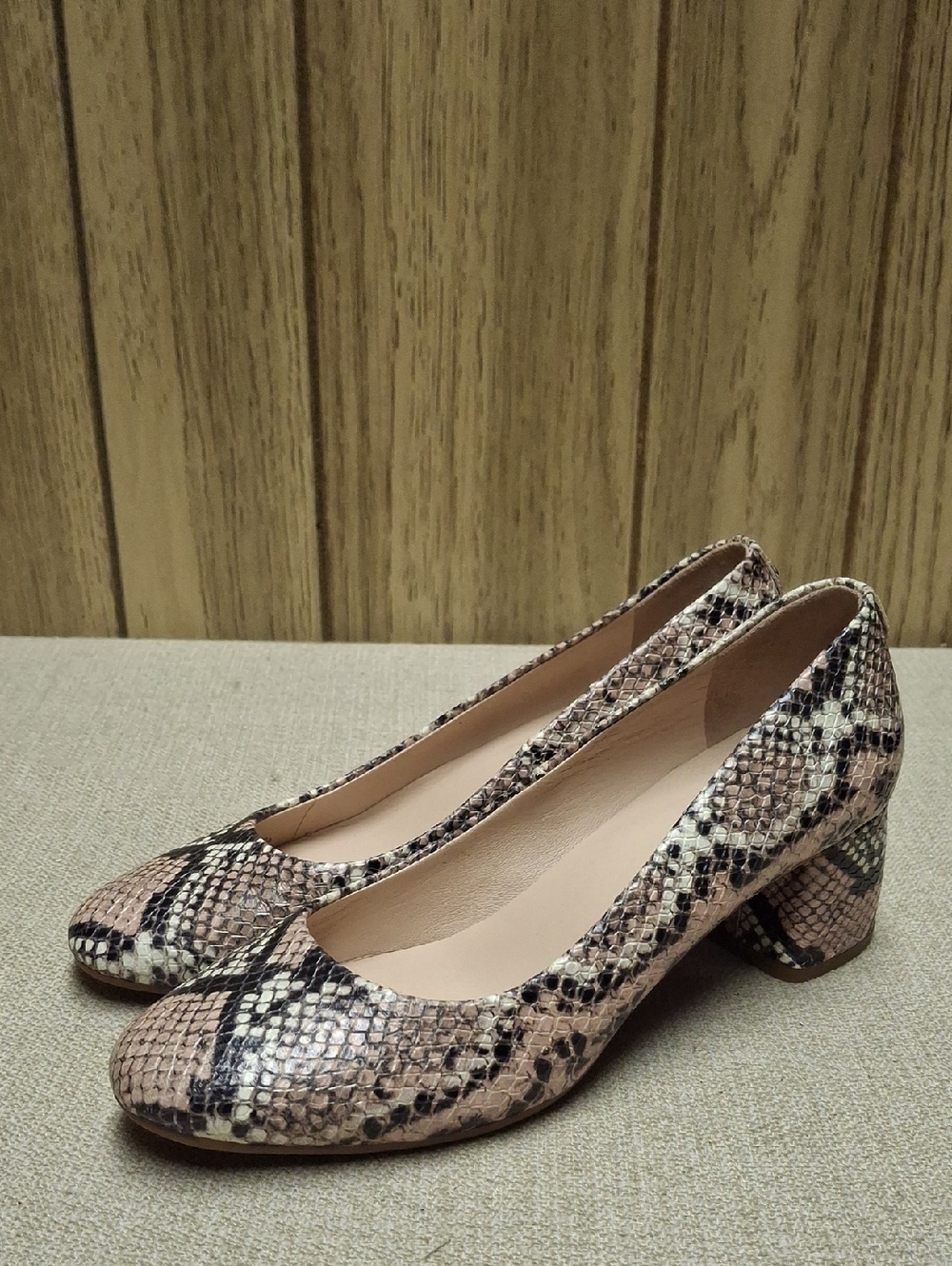 KATE SPADE Women's New York Beverly Pump Low Heel Shoes Size 6 M, Snakeskin